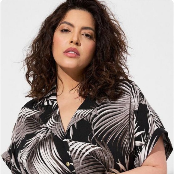 Torrid Rayon Slub Button front collared dress in Palm leaves black - Picture 4 of 16